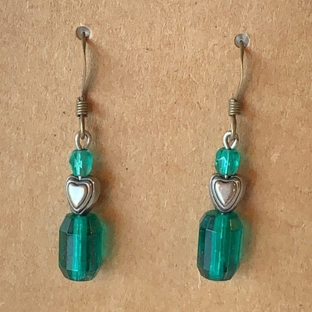 💐5/25 green art glass bead heart silver tone dangle drop